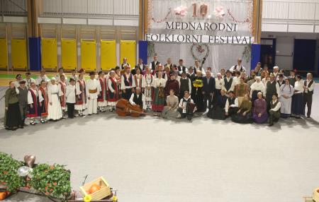 10 MEDNARODNI FOLKLORNI FESTIVAL KD RAKEK 65 FOTO LJUBO VUKELIČ